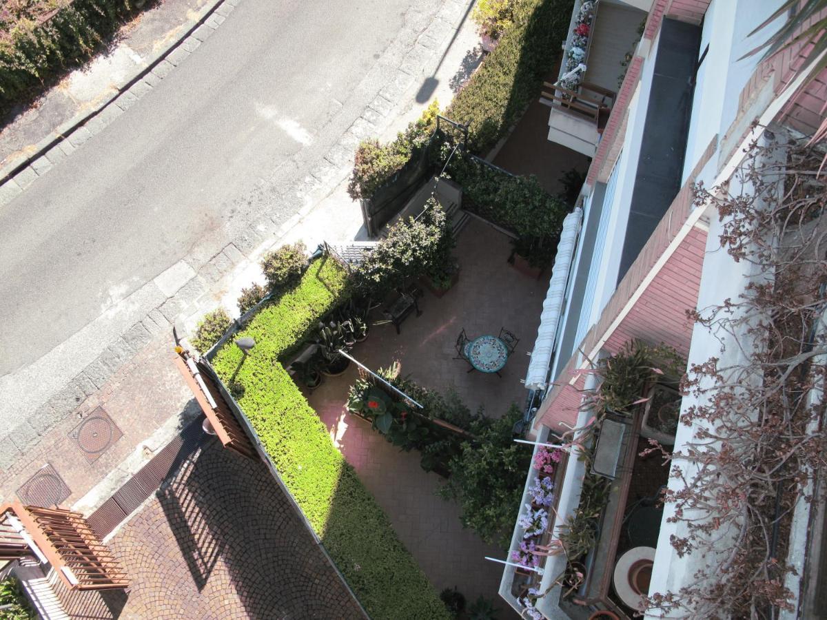 Monocamera Con Terrazzogiardino -Studette -Zona Panoramica Posillipo Наполи Екстериор снимка