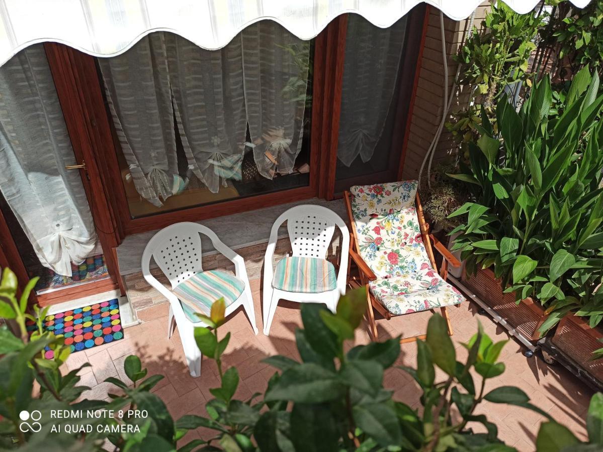 Monocamera Con Terrazzogiardino -Studette -Zona Panoramica Posillipo Наполи Екстериор снимка