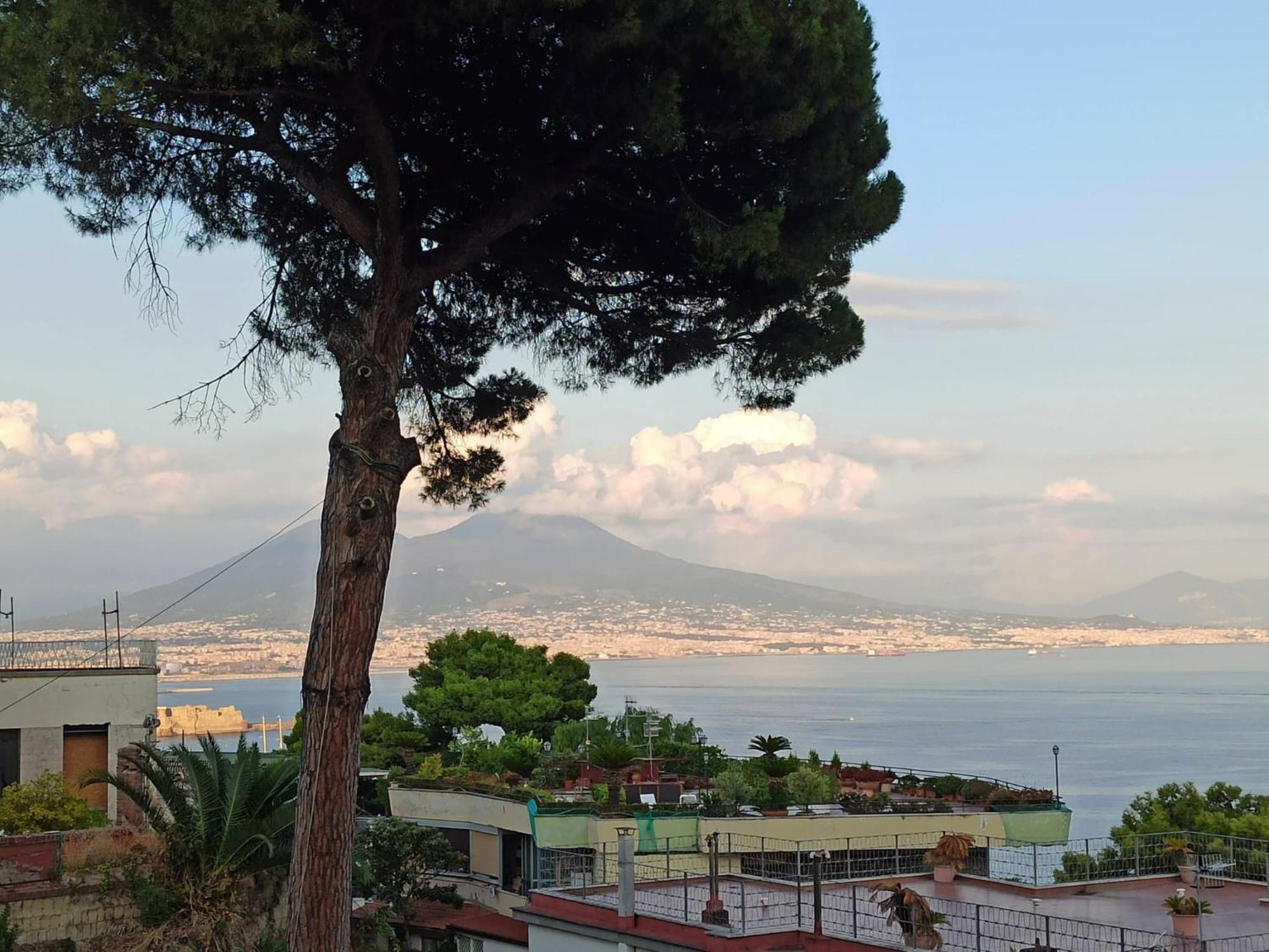 Monocamera Con Terrazzogiardino -Studette -Zona Panoramica Posillipo Наполи Екстериор снимка