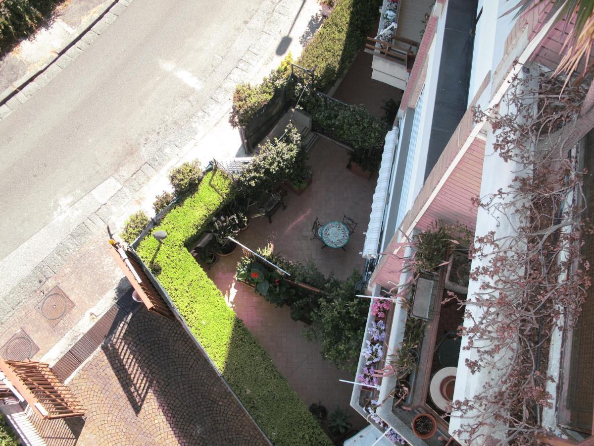 Monocamera Con Terrazzogiardino -Studette -Zona Panoramica Posillipo Наполи Екстериор снимка